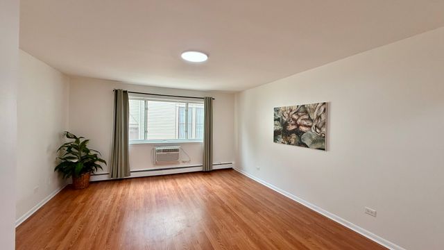 327 Wisconsin Avenue 6A, Oak Park, IL 60302