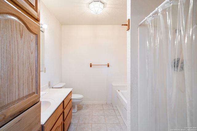 1001 Horton Ln, Poteet, TX 78065