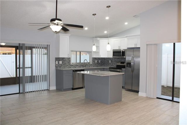 11401 WAVELAND WAY, Tampa, FL 33624