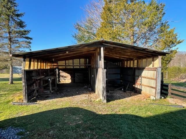 2555 Morgans Mill RD, Goodview, VA 24095