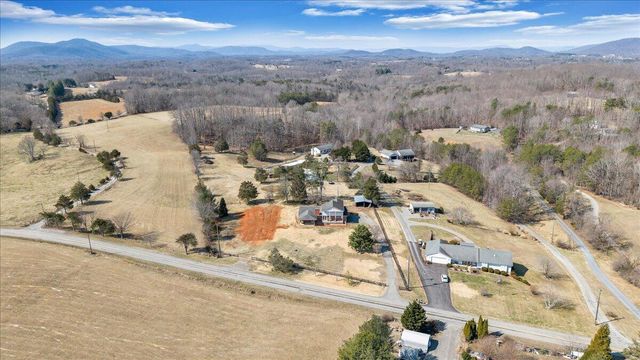 2555 Morgans Mill RD, Goodview, VA 24095