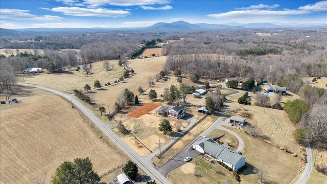 2555 Morgans Mill RD, Goodview, VA 24095