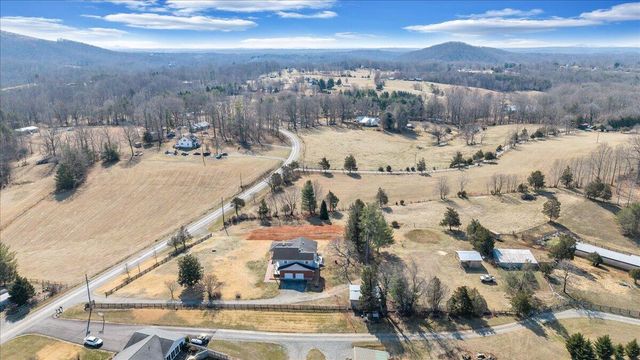 2555 Morgans Mill RD, Goodview, VA 24095
