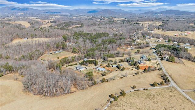 2555 Morgans Mill RD, Goodview, VA 24095