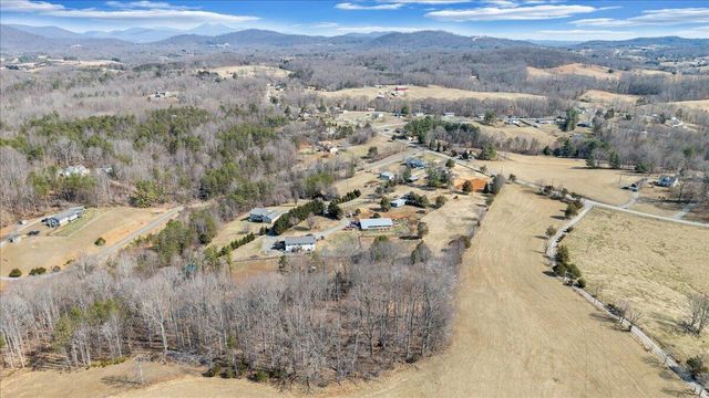 2555 Morgans Mill RD, Goodview, VA 24095