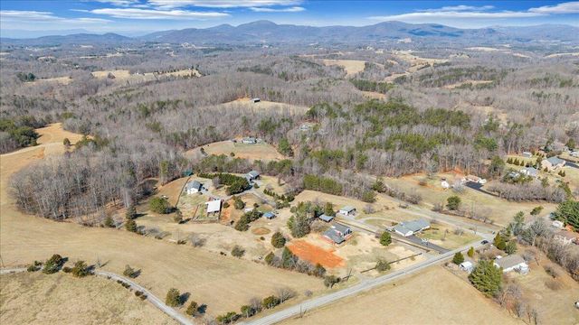 2555 Morgans Mill RD, Goodview, VA 24095