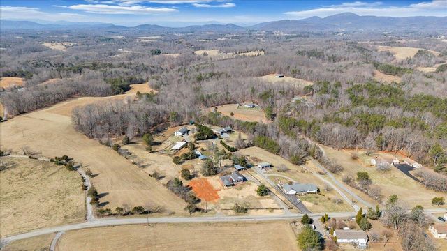 2555 Morgans Mill RD, Goodview, VA 24095