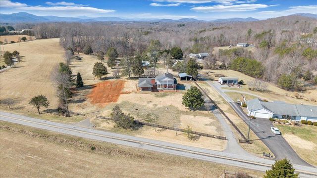 2555 Morgans Mill RD, Goodview, VA 24095