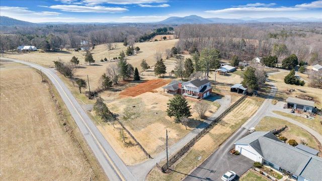 2555 Morgans Mill RD, Goodview, VA 24095