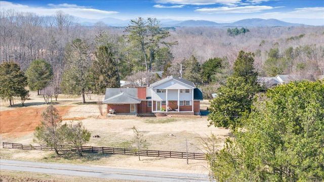 2555 Morgans Mill RD, Goodview, VA 24095