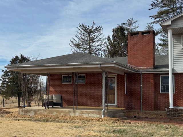 2555 Morgans Mill RD, Goodview, VA 24095