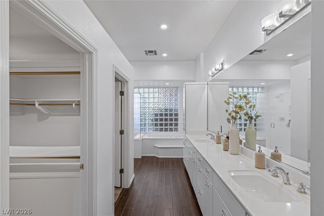 8325 Turtle Creek Circle, Las Vegas, NV 89113
