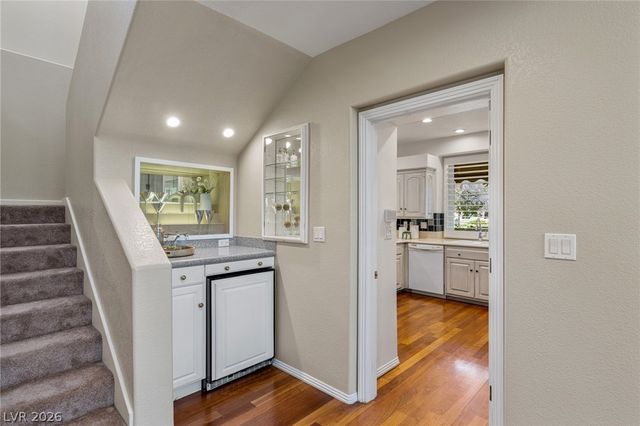 8325 Turtle Creek Circle, Las Vegas, NV 89113