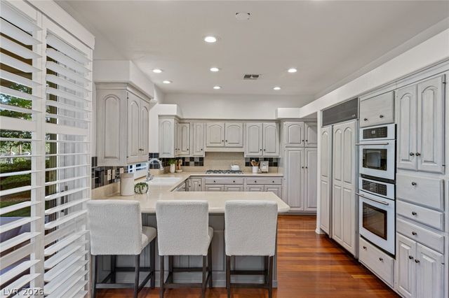 8325 Turtle Creek Circle, Las Vegas, NV 89113