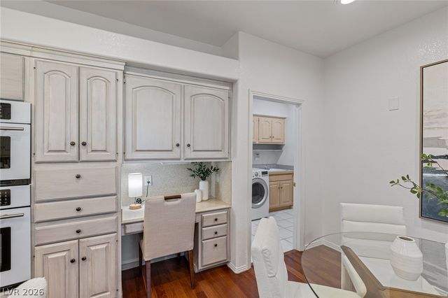 8325 Turtle Creek Circle, Las Vegas, NV 89113