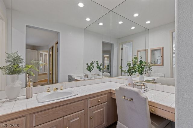 8325 Turtle Creek Circle, Las Vegas, NV 89113