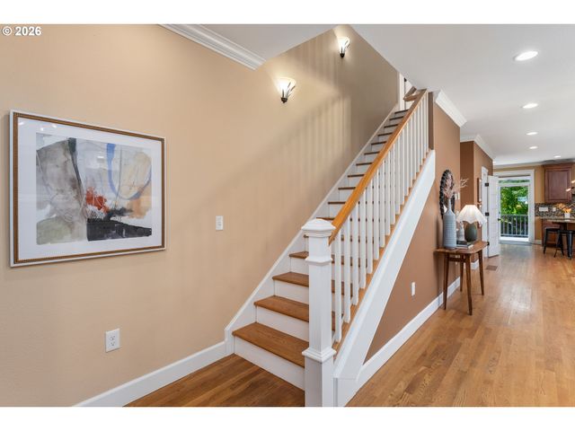 4624 Se TAYLOR St, Portland, OR 97215