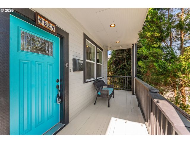 4624 Se TAYLOR St, Portland, OR 97215