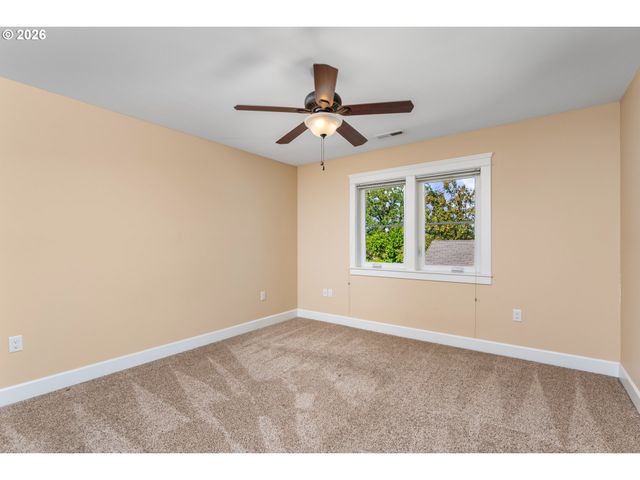 4624 Se TAYLOR St, Portland, OR 97215