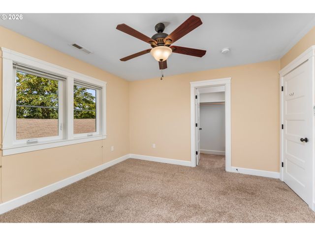 4624 Se TAYLOR St, Portland, OR 97215