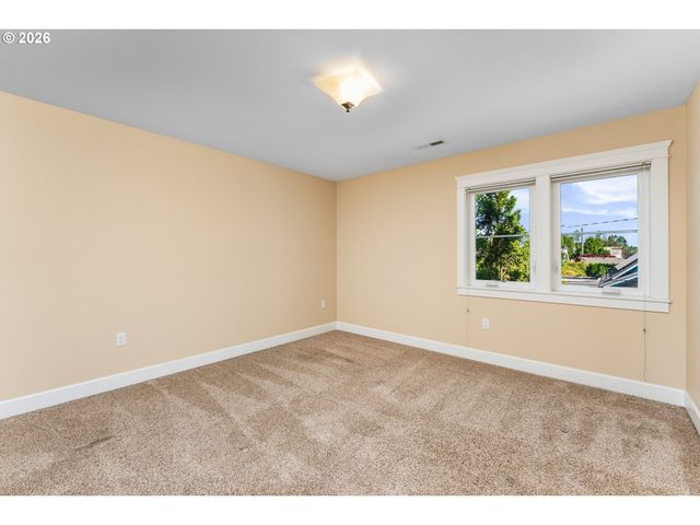 4624 Se TAYLOR St, Portland, OR 97215