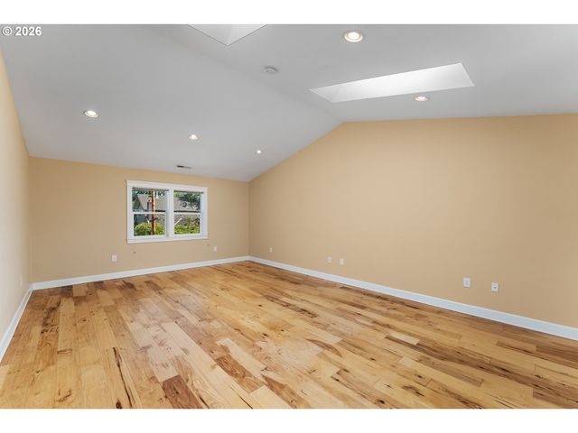 4624 Se TAYLOR St, Portland, OR 97215