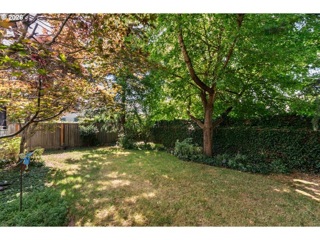 4624 Se TAYLOR St, Portland, OR 97215