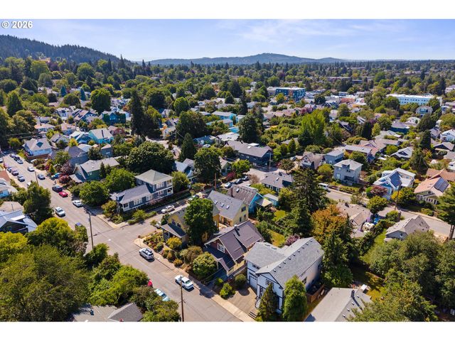 4624 Se TAYLOR St, Portland, OR 97215