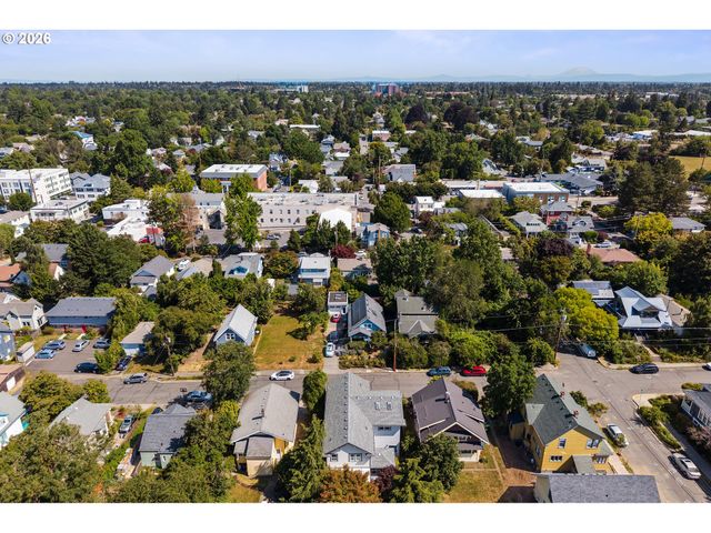 4624 Se TAYLOR St, Portland, OR 97215