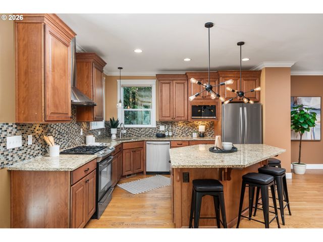 4624 Se TAYLOR St, Portland, OR 97215