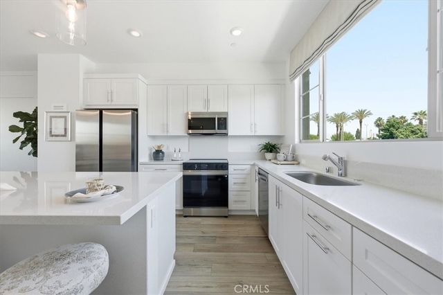 10728 Golden Koi C, El Monte, CA 91731