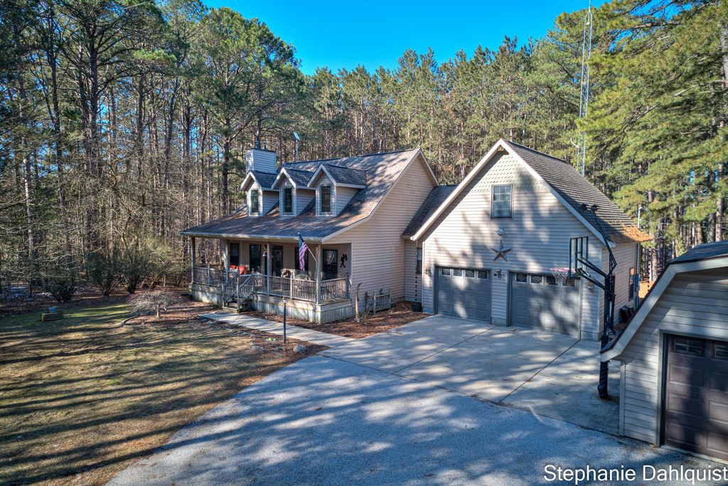 4391 N Weber Road, Whitehall, MI 49461