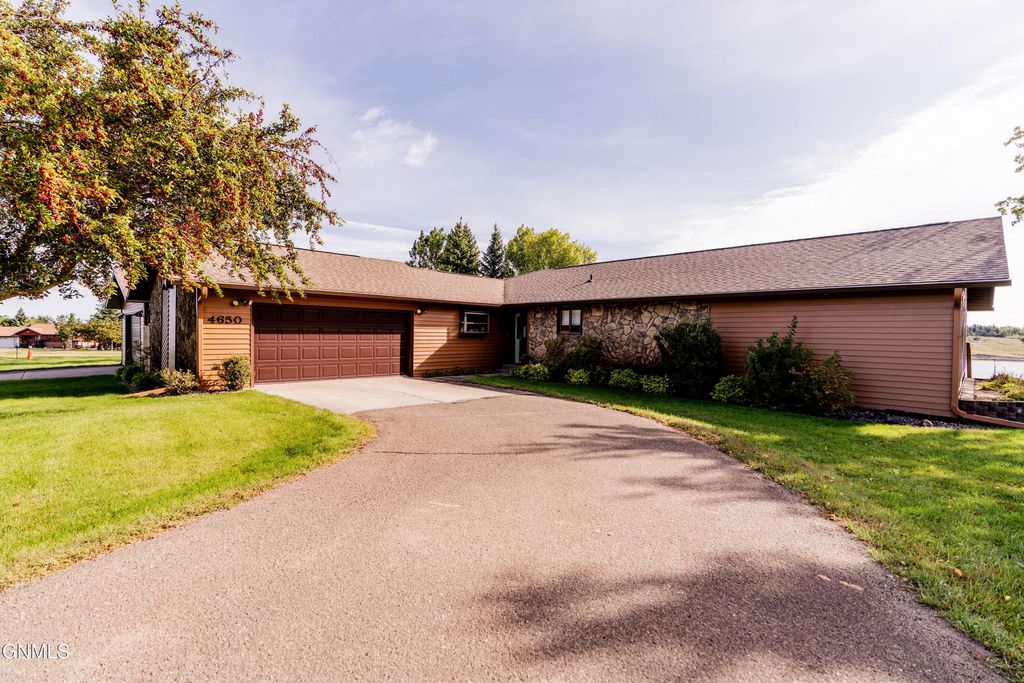 4650 4th Avenue NW, Jamestown, ND 58401 photo 2