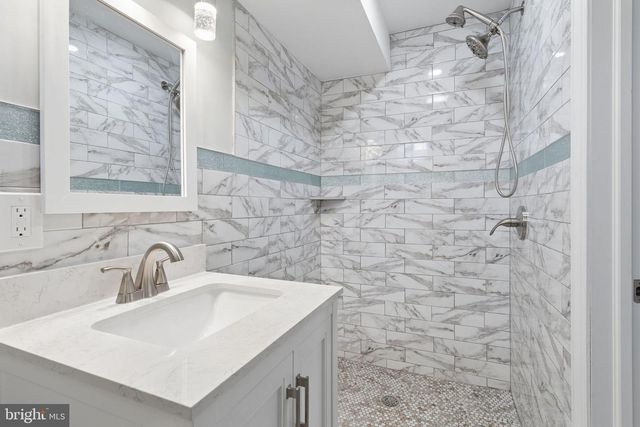 2602 DEACON ST, Philadelphia, PA 19129