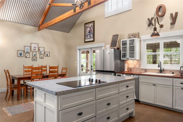 315 Hays ST, Dripping Springs, TX 78620