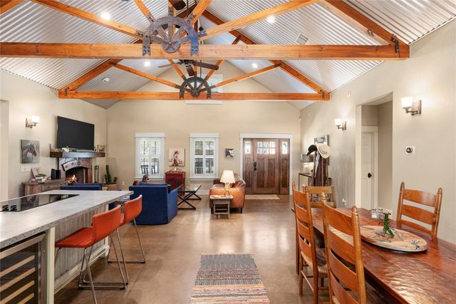 315 Hays ST, Dripping Springs, TX 78620