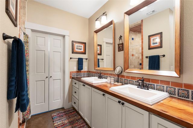 315 Hays ST, Dripping Springs, TX 78620