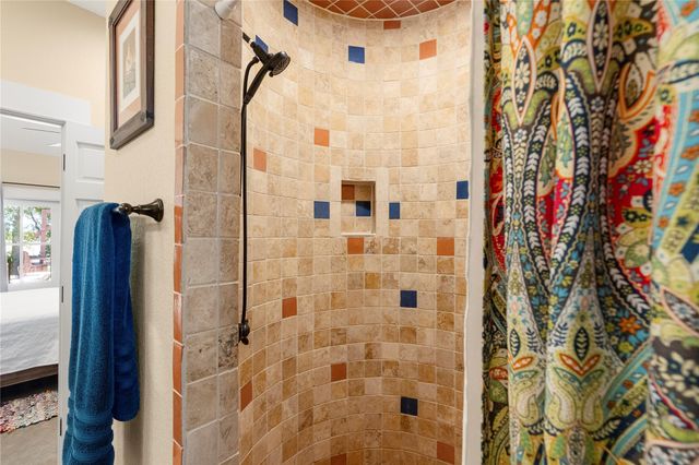 315 Hays ST, Dripping Springs, TX 78620