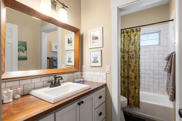 315 Hays ST, Dripping Springs, TX 78620