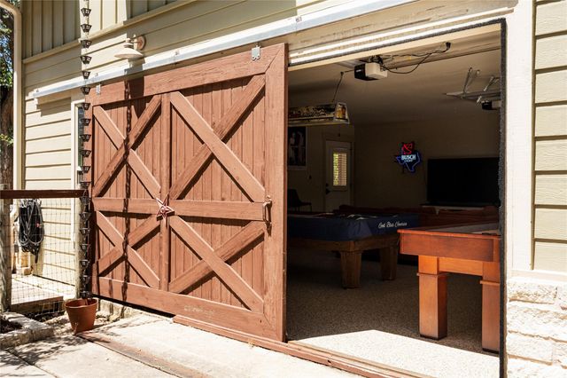 315 Hays ST, Dripping Springs, TX 78620