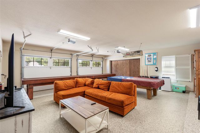 315 Hays ST, Dripping Springs, TX 78620