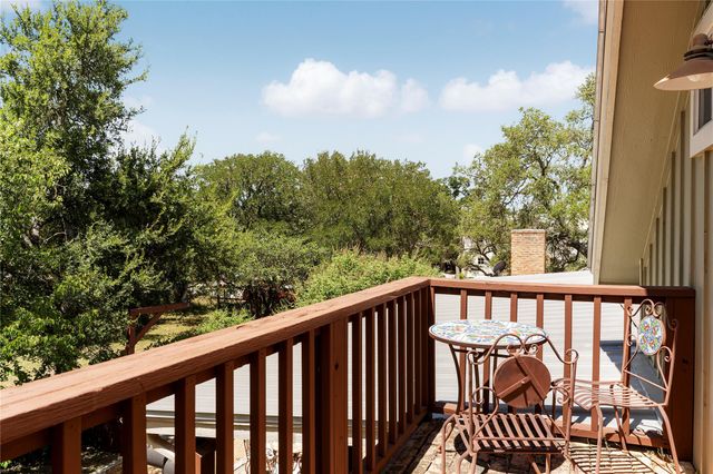 315 Hays ST, Dripping Springs, TX 78620