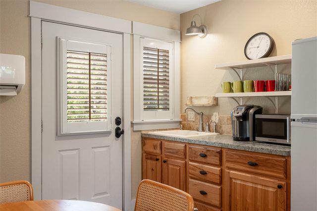 315 Hays ST, Dripping Springs, TX 78620