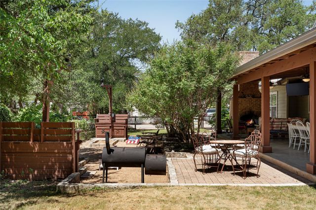 315 Hays ST, Dripping Springs, TX 78620
