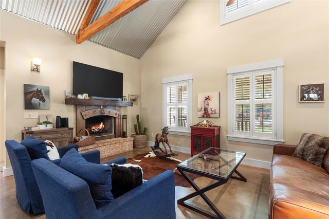 315 Hays ST, Dripping Springs, TX 78620