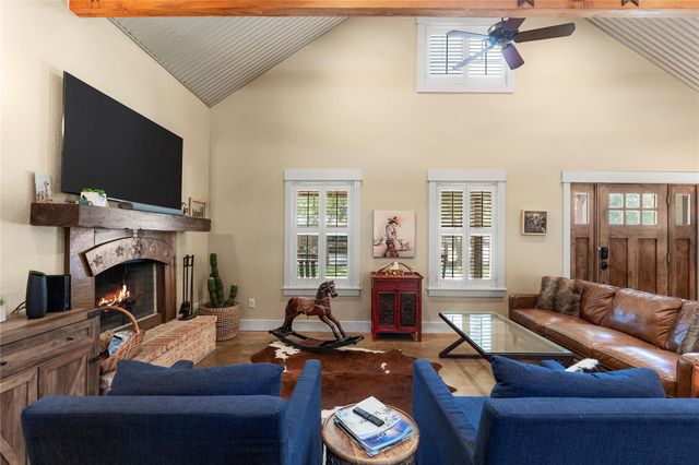 315 Hays ST, Dripping Springs, TX 78620