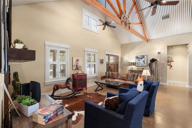 315 Hays ST, Dripping Springs, TX 78620