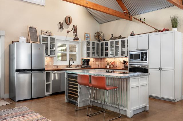 315 Hays ST, Dripping Springs, TX 78620