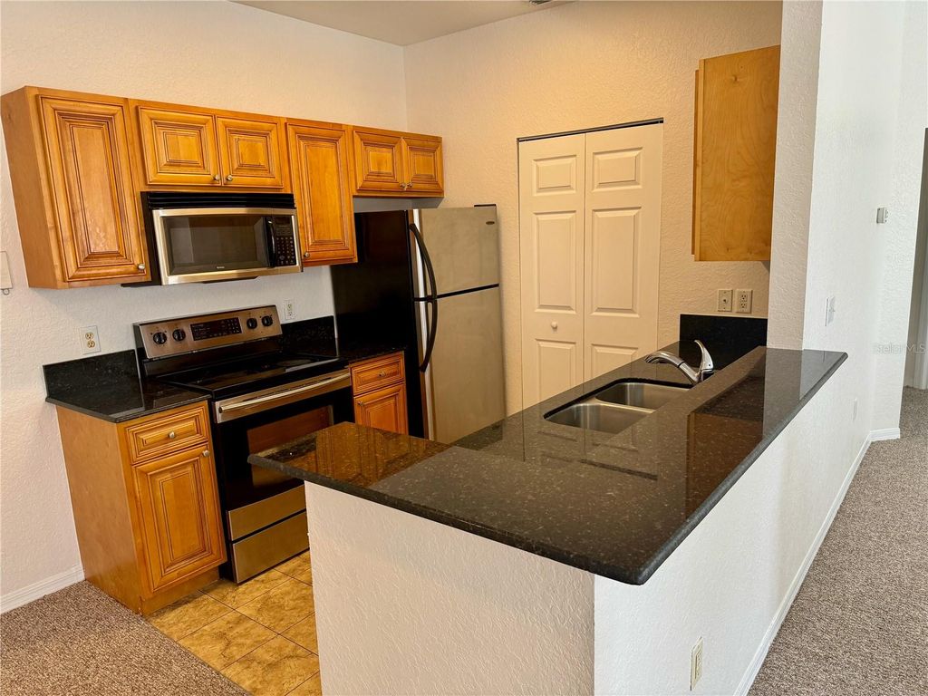 Image 6 of property listing at 832 GRAND REGENCY POINT 204, Altamonte Springs, FL 32714