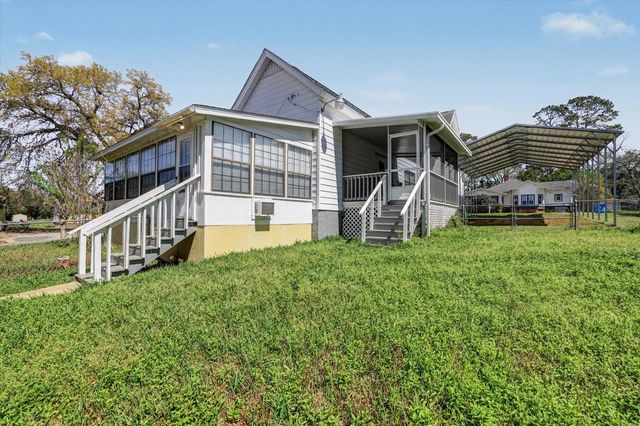 102 SE 1st Street, Havana, FL 32333